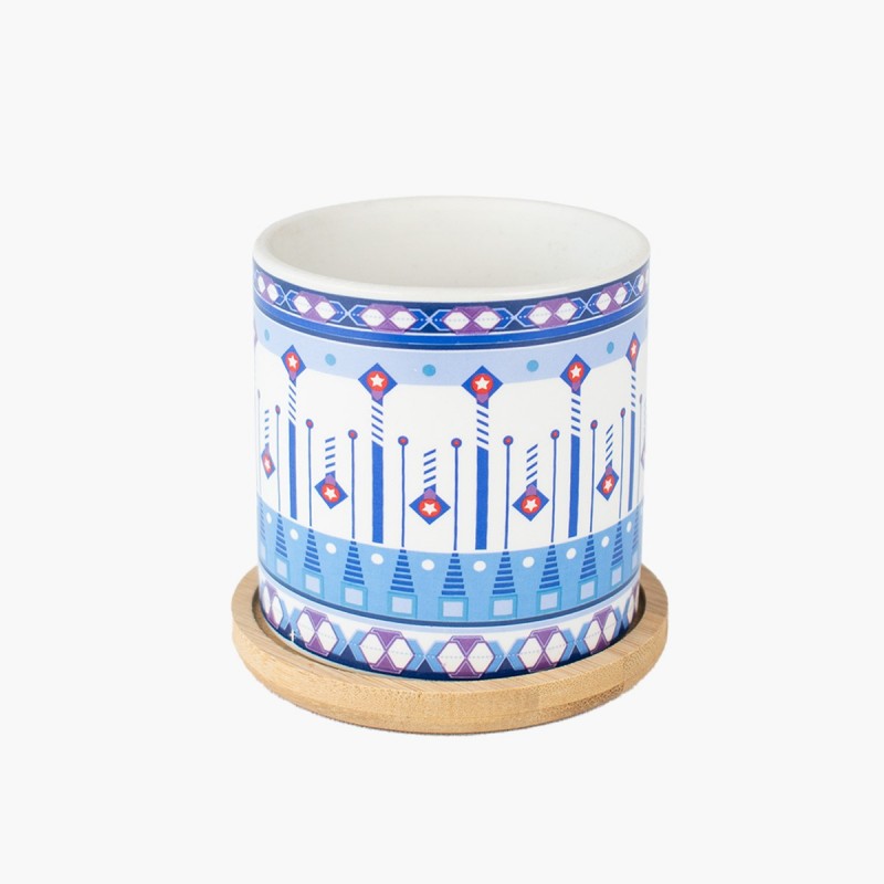 Mini macetero azul con diseño étnico y base de madera ideal para plantas pequeñas decoración hogar