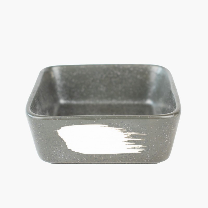 Plato picoteo negro blanco diseño moderno elegante para aperitivos y snacks. Menaje cocina original y funcional.