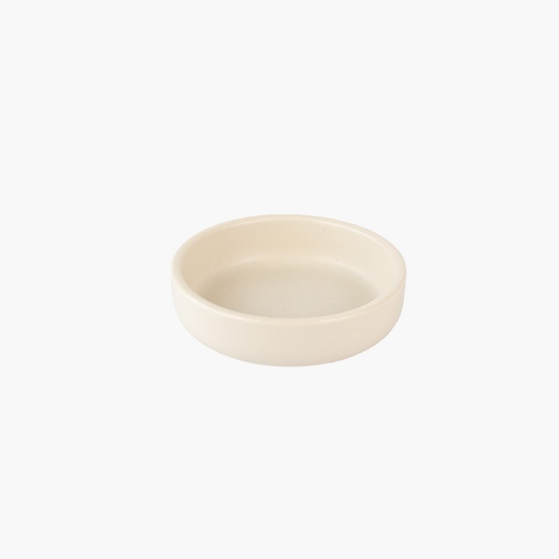 Plato para picoteo de cerámica blanco. Vajilla elegante y minimalista. Ideal para servir aperitivos y snacks.