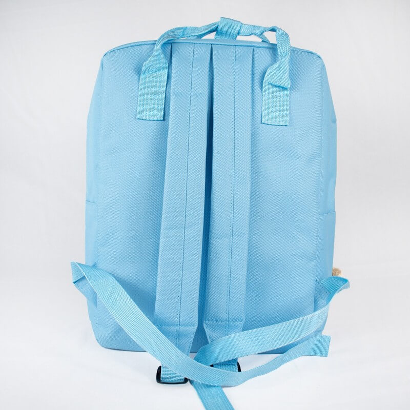 Mochila celeste para niño con peluche diseño tierno infantil ideal para jardín y preescolar cómoda resistente y segura